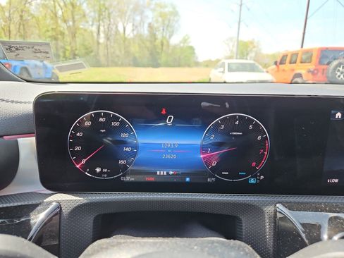 Used 2025 Mercedes-Benz CLA 250 4MATIC image 23