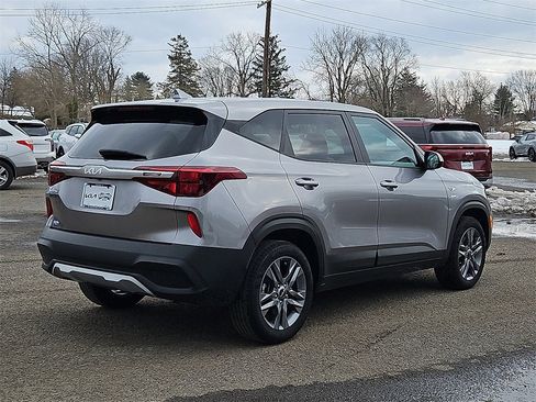 Certified 2022 Kia Seltos LX image 7