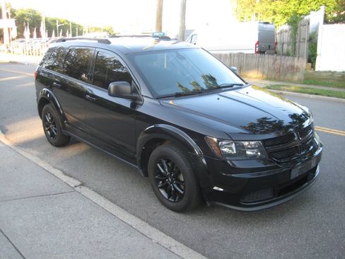 Used 2020 Dodge Journey SE w/ SE Popular Equipment Group FWD image 1