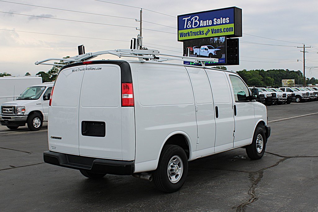 Used 2024 Chevrolet Express 2500 w/ Driver Convenience Package RWD image 5