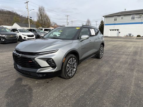 Used 2023 Chevrolet Blazer RS w/ Driver Confidence II Package image 4