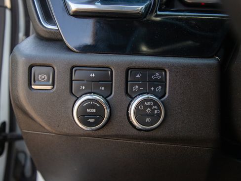 Used 2024 GMC Sierra 3500 SLE AWD/4WD image 25