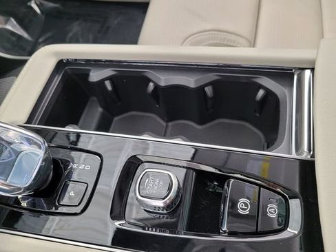 New 2026 Volvo XC90 B6 Ultra w/ Protection Package Premier AWD/4WD image 23