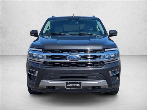 Used 2023 Ford Expedition Limited AWD/4WD image 2