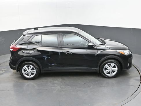 Certified 2025 Nissan Kicks Play S image 35
