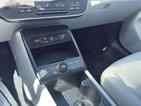 Certified 2024 Hyundai Kona SEL w/ Convenience Package FWD image 15