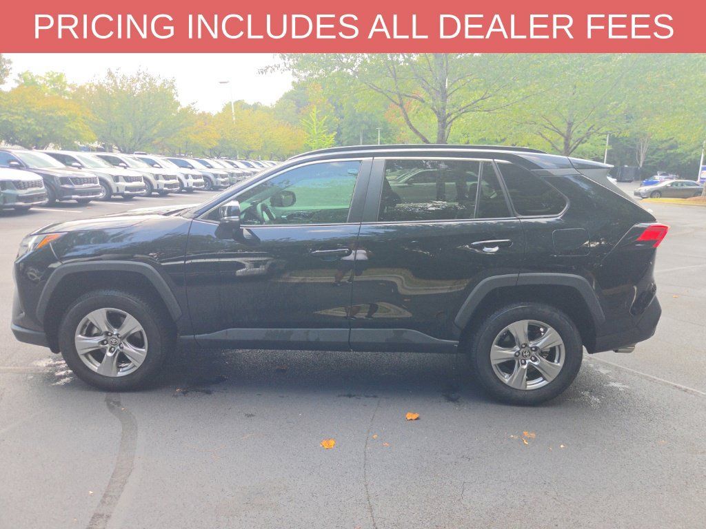 Used 2022 Toyota RAV4 XLE w/ Convenience Package AWD/4WD image 5