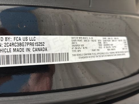 Used 2023 Chrysler Pacifica Touring-L w/ Uconnect Theater Family Group AWD/4WD image 30