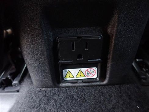 Used 2015 Jeep Renegade Latitude w/ Popular Equipment Group AWD/4WD image 10