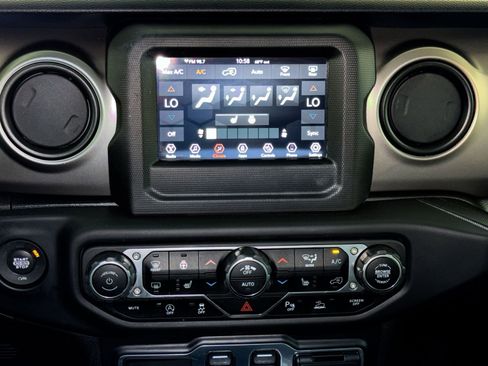 Used 2021 Jeep Wrangler Sport AWD/4WD image 21