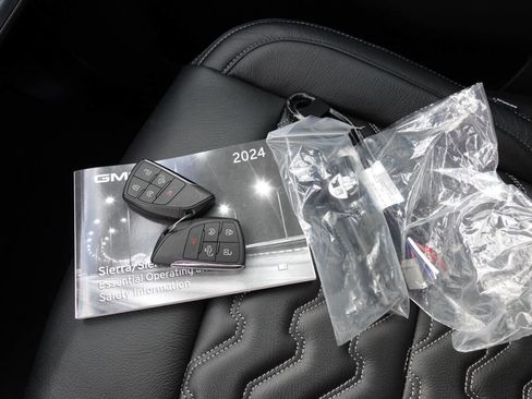 Used 2024 GMC Sierra 1500 Elevation image 35