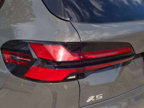 Used 2024 BMW X5 M60i image 12