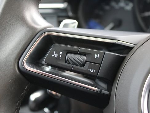 Used 2025 Porsche Macan image 11