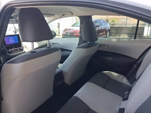 Used 2025 Toyota Corolla LE FWD image 5