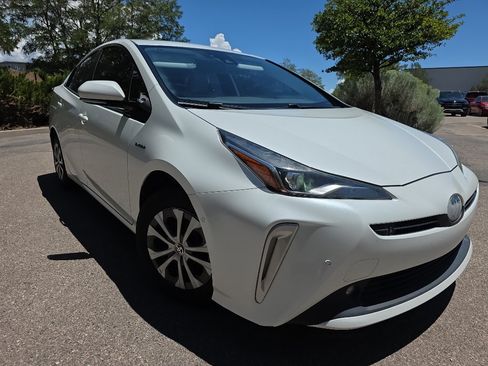Used 2019 Toyota Prius XLE AWD/4WD image 8
