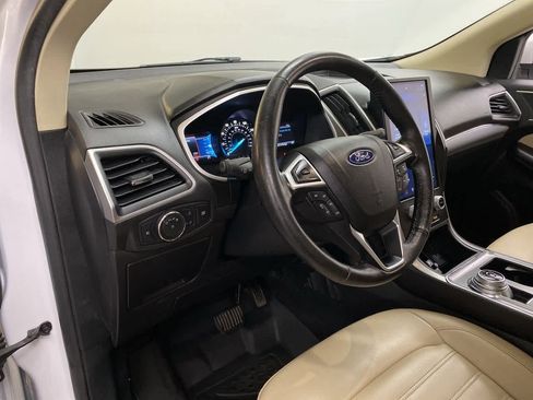 Used 2021 Ford Edge SEL image 2