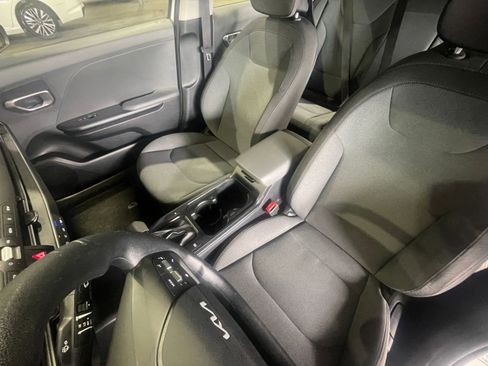 Used 2025 Kia K4 LXS image 34