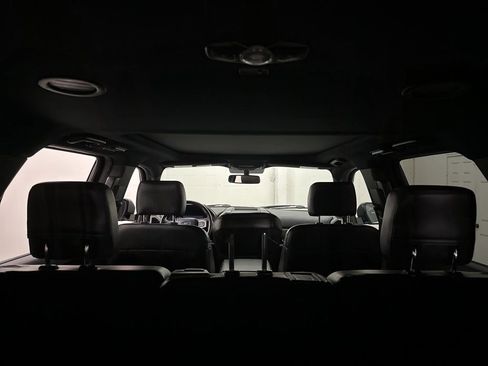 Used 2019 Ford Expedition XLT w/ Equipment Group 202A AWD/4WD image 24