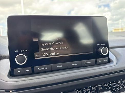 Used 2023 Honda Accord EX image 18