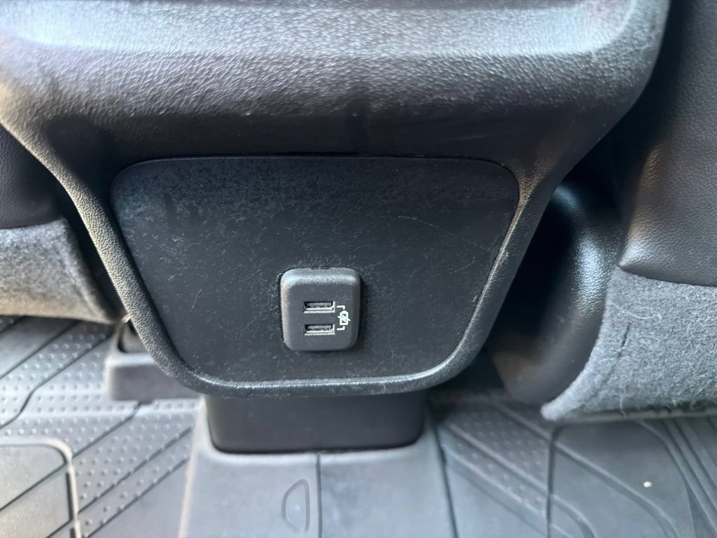 Used 2022 Chevrolet Equinox RS w/ LPO, Floor Liner Package FWD image 16