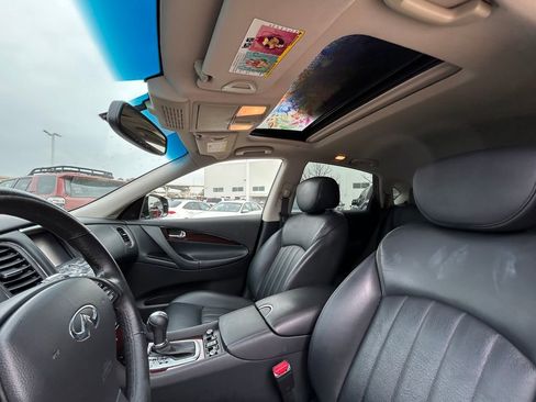 Used 2017 INFINITI QX50 2WD w/ Technology Package image 12