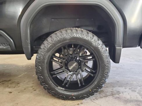 Used 2022 GMC Sierra 2500 AT4 w/ AT4 Premium Plus Package AWD/4WD image 5