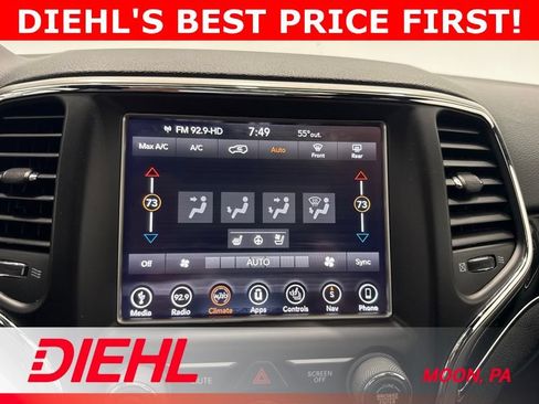 Used 2018 Jeep Grand Cherokee Trailhawk w/ Trailhawk Luxury Group AWD/4WD image 32