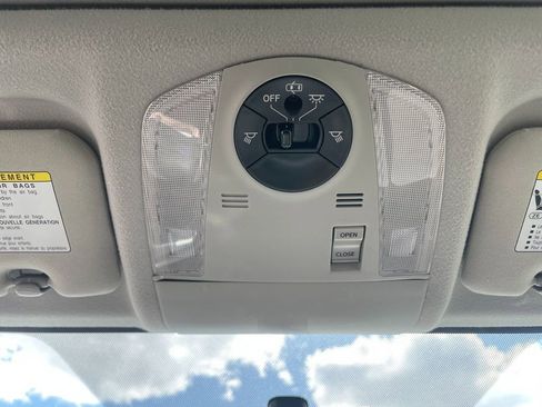 Used 2013 Toyota Prius Three w/ Solar Roof Pkg FWD image 22
