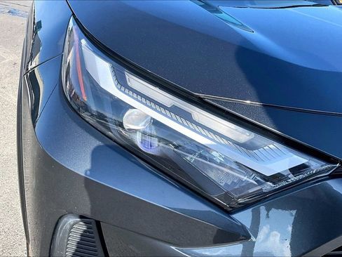 Used 2022 Toyota RAV4 XLE w/ Convenience Package image 29