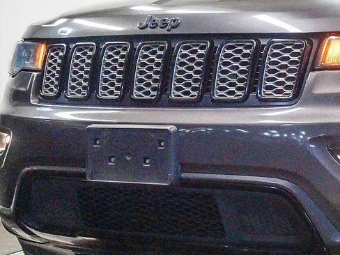 Used 2017 Jeep Grand Cherokee Altitude image 8