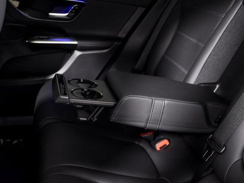 Certified 2025 Mercedes-Benz GLC 300 image 35