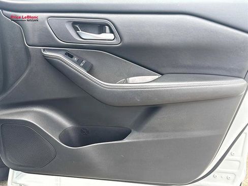 Used 2024 Nissan Rogue SV AWD/4WD image 13