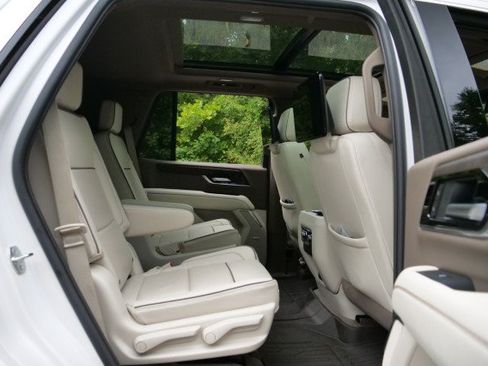 Used 2025 GMC Yukon Denali w/ Denali Reserve Package RWD image 46