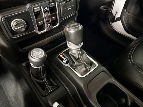 Used 2022 Jeep Wrangler Unlimited Sahara w/ Cold Weather Group image 32