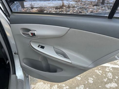 Used 2010 Toyota Corolla LE image 26