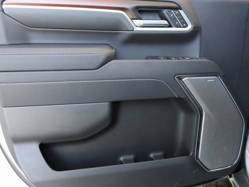 New 2025 GMC Sierra 2500 Denali w/ Denali Reserve Package image 10