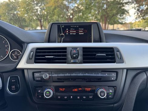 Used 2014 BMW 320i xDrive Sedan image 22