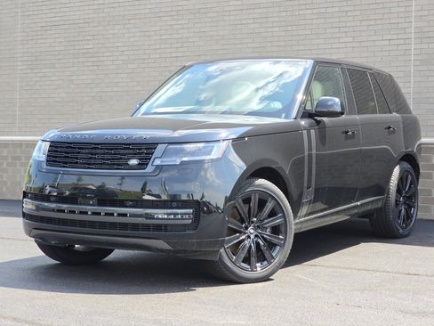 New 2025 Land Rover Range Rover SE image 1