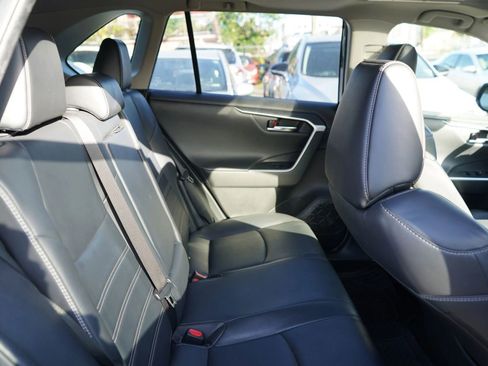 Used 2020 Toyota RAV4 Limited FWD image 20