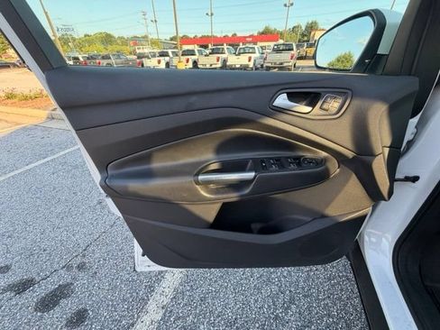 Used 2017 Ford Escape Titanium AWD/4WD image 6