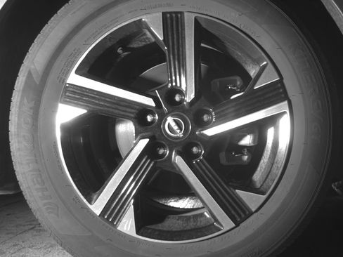 Used 2025 Nissan Sentra SV FWD image 13
