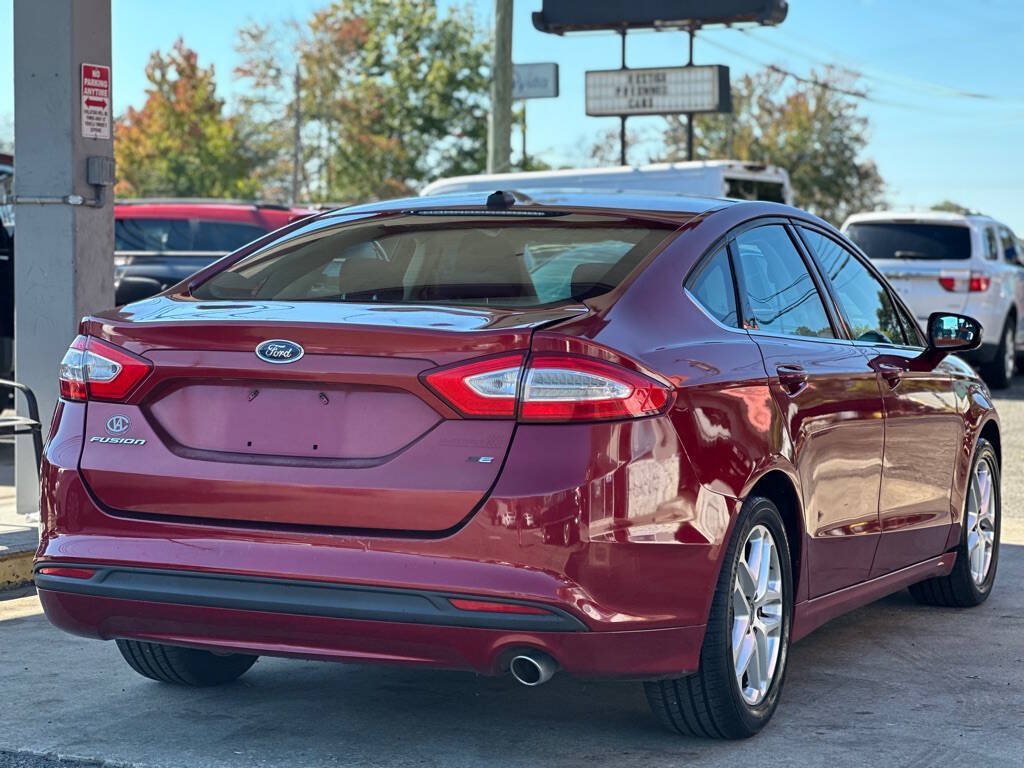 Used 2014 Ford Fusion SE FWD image 8