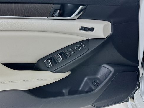 Used 2021 Honda Accord Touring image 19