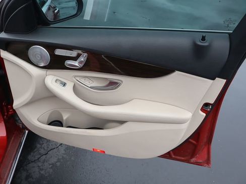 Used 2019 Mercedes-Benz C 300 Sedan image 43