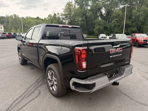 New 2025 GMC Sierra 1500 SLE w/ Preferred Package image 3