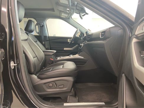 Used 2022 Ford Explorer Limited w/ Equipment Group 301A image 21