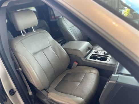 Used 2018 Ford Expedition Max XLT w/ Equipment Group 201A AWD/4WD image 27