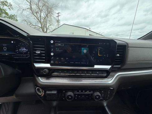 Used 2022 Chevrolet Silverado 1500 LTZ w/ LTZ Premium Package image 18