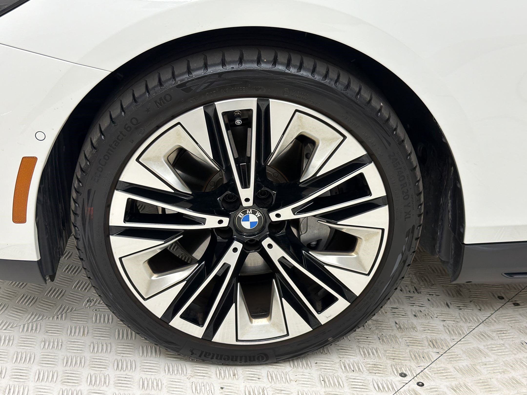 Used 2026 BMW i5 eDrive40 RWD image 13