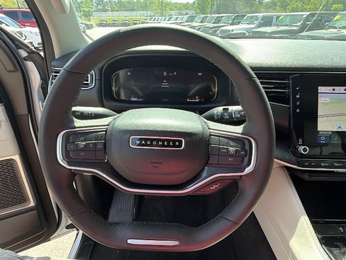 Certified 2024 Jeep Wagoneer 4WD image 30
